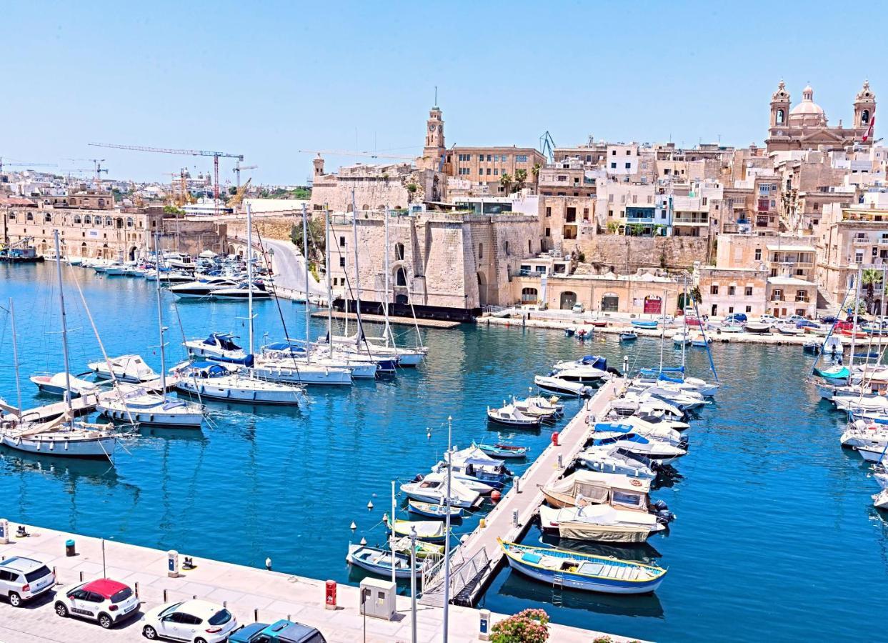 Vittoriosa' Seafront 2 Bed Highly Furnished Apartment Luaran gambar