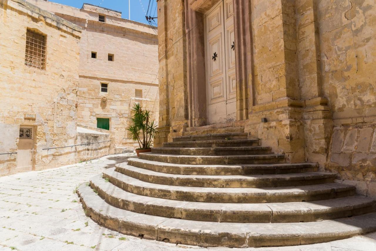 Vittoriosa' Seafront 2 Bed Highly Furnished Apartment Luaran gambar