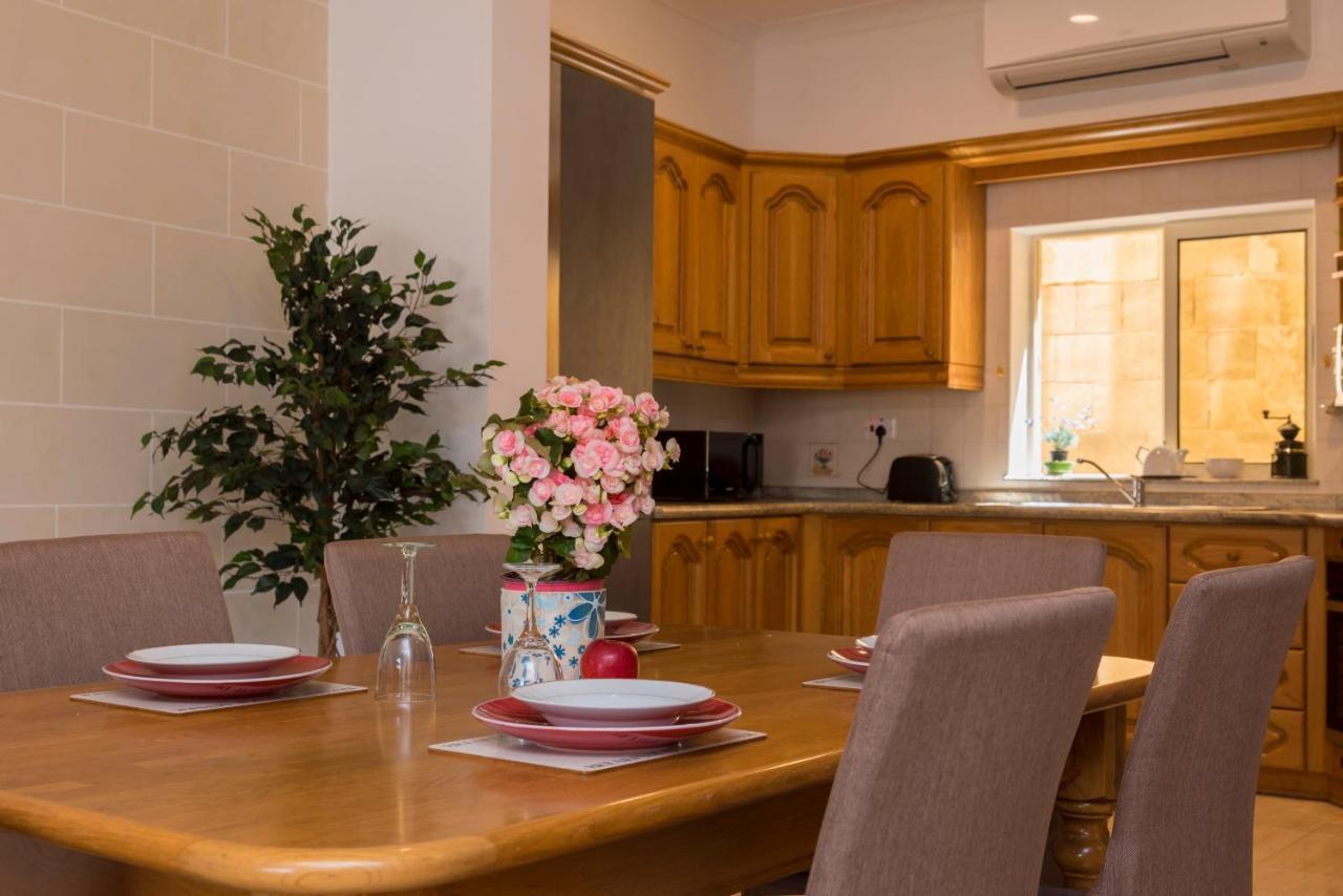 Vittoriosa' Seafront 2 Bed Highly Furnished Apartment Luaran gambar