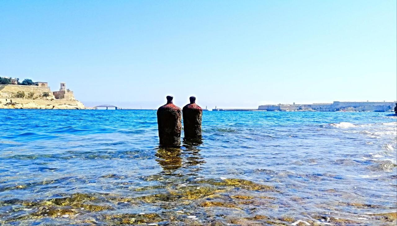 Vittoriosa' Seafront 2 Bed Highly Furnished Apartment Luaran gambar