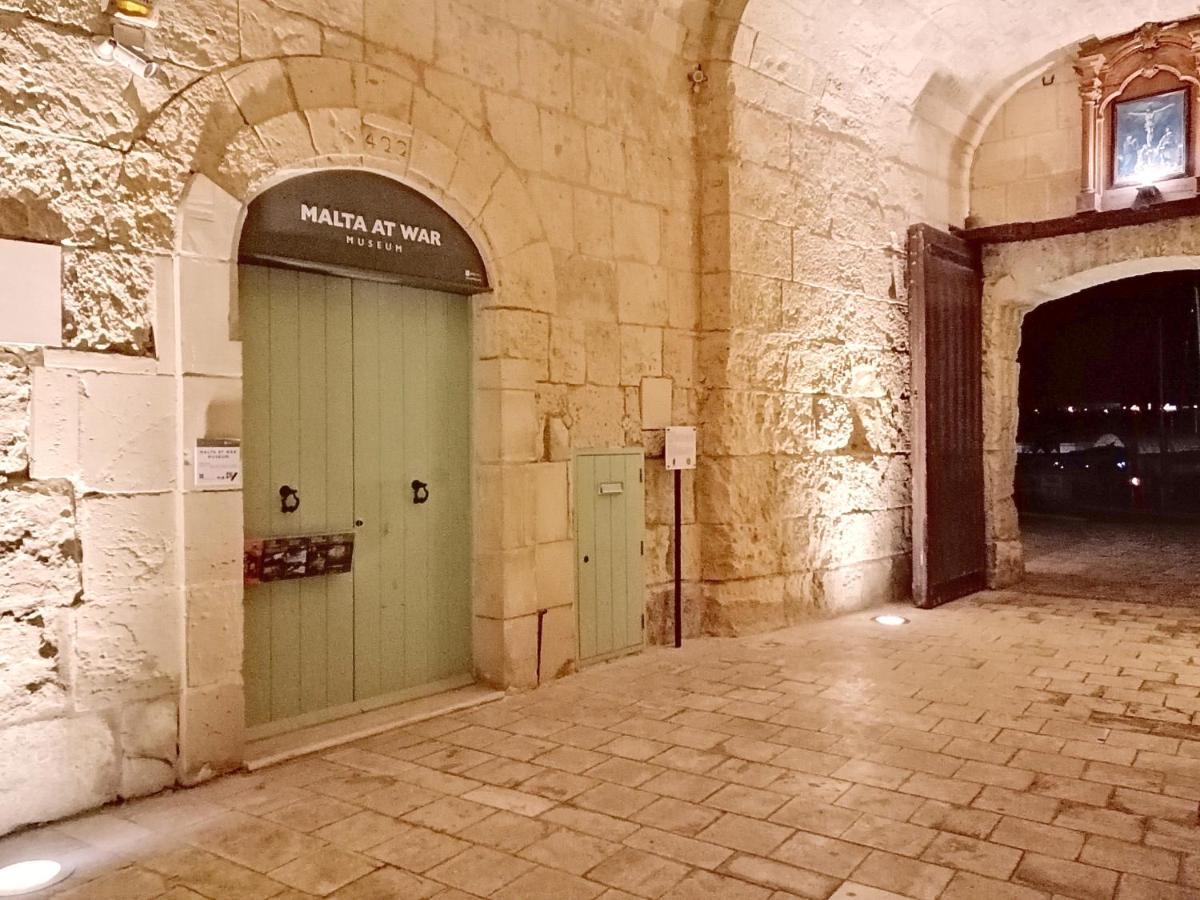 Vittoriosa' Seafront 2 Bed Highly Furnished Apartment Luaran gambar