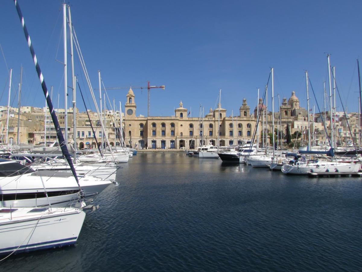 Vittoriosa' Seafront 2 Bed Highly Furnished Apartment Luaran gambar