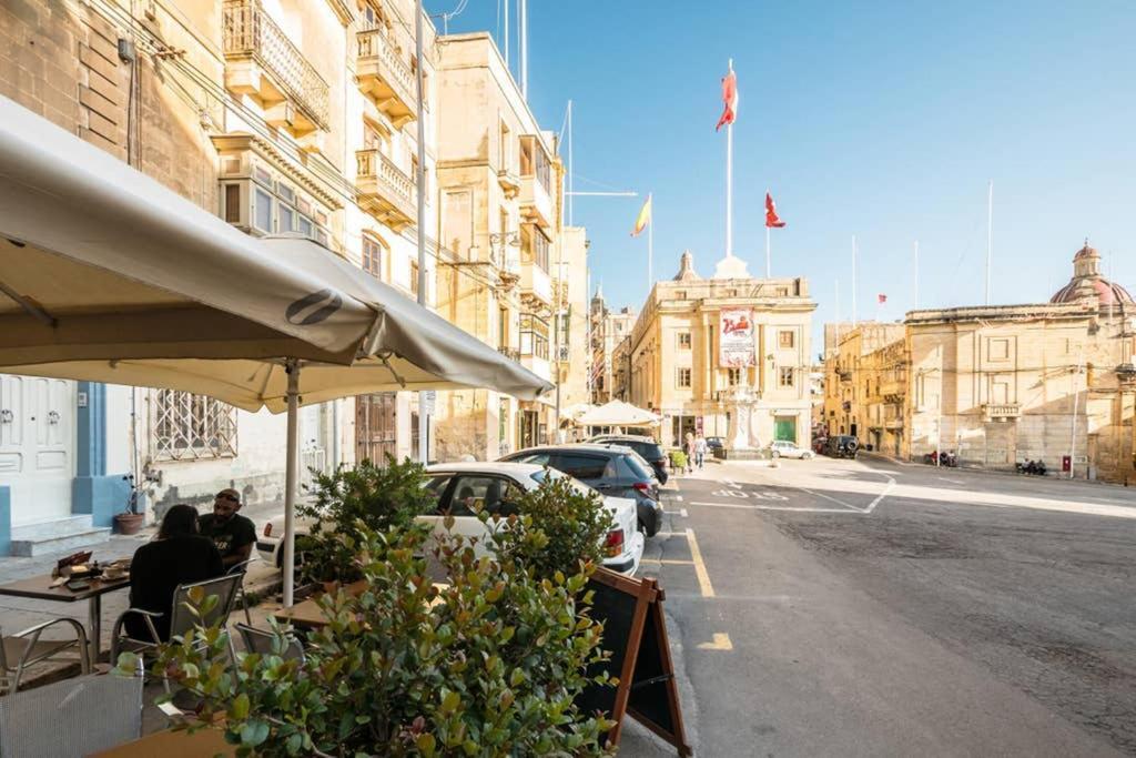 Vittoriosa' Seafront 2 Bed Highly Furnished Apartment Luaran gambar