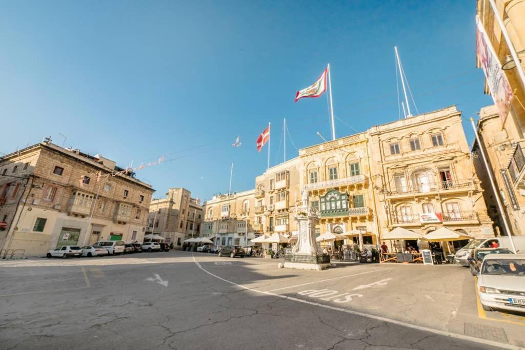 Vittoriosa' Seafront 2 Bed Highly Furnished Apartment Luaran gambar